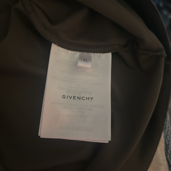 Mens GIVENCHY T-shirt - Picture 5 of 5